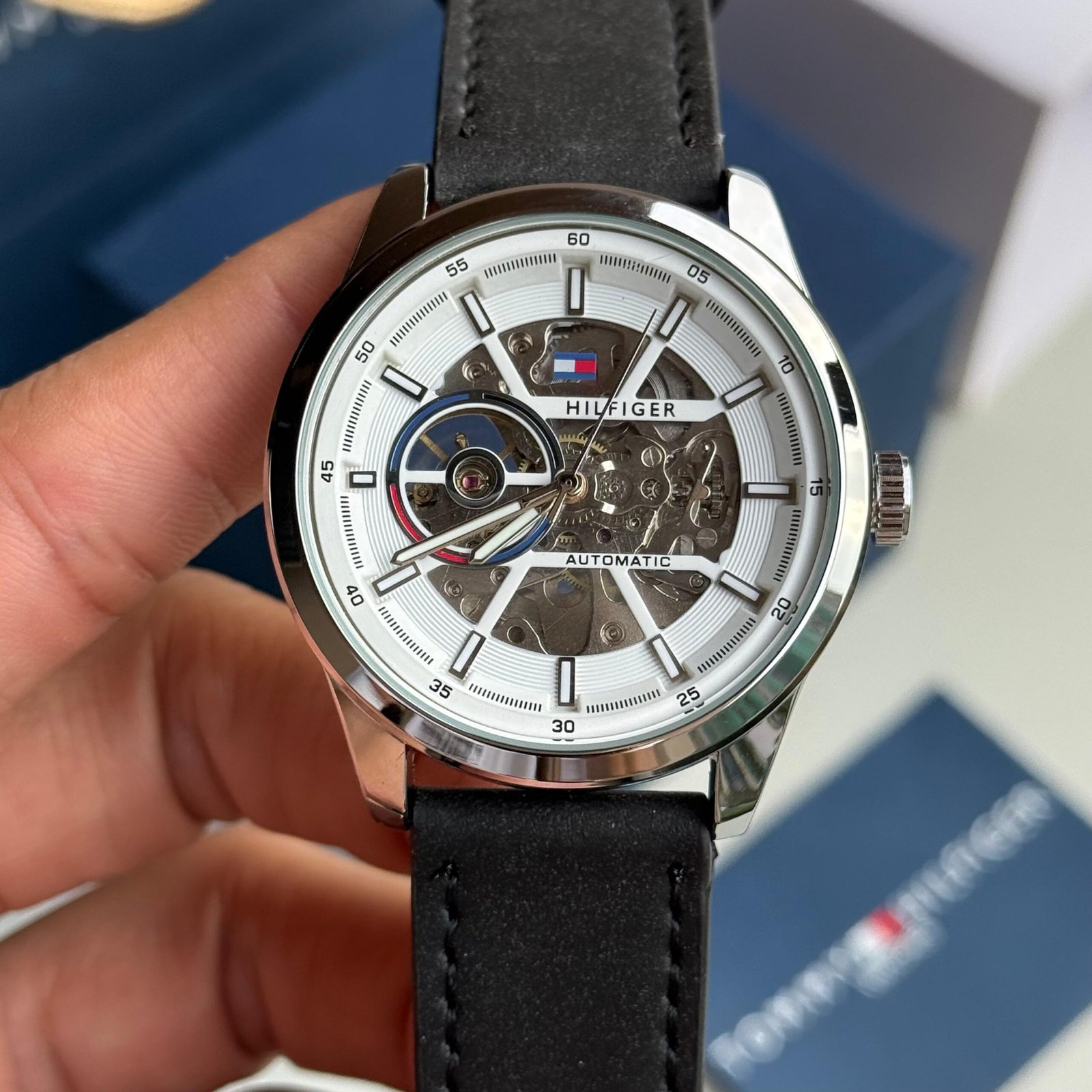 ToMMY hilfiger Automatic white dial