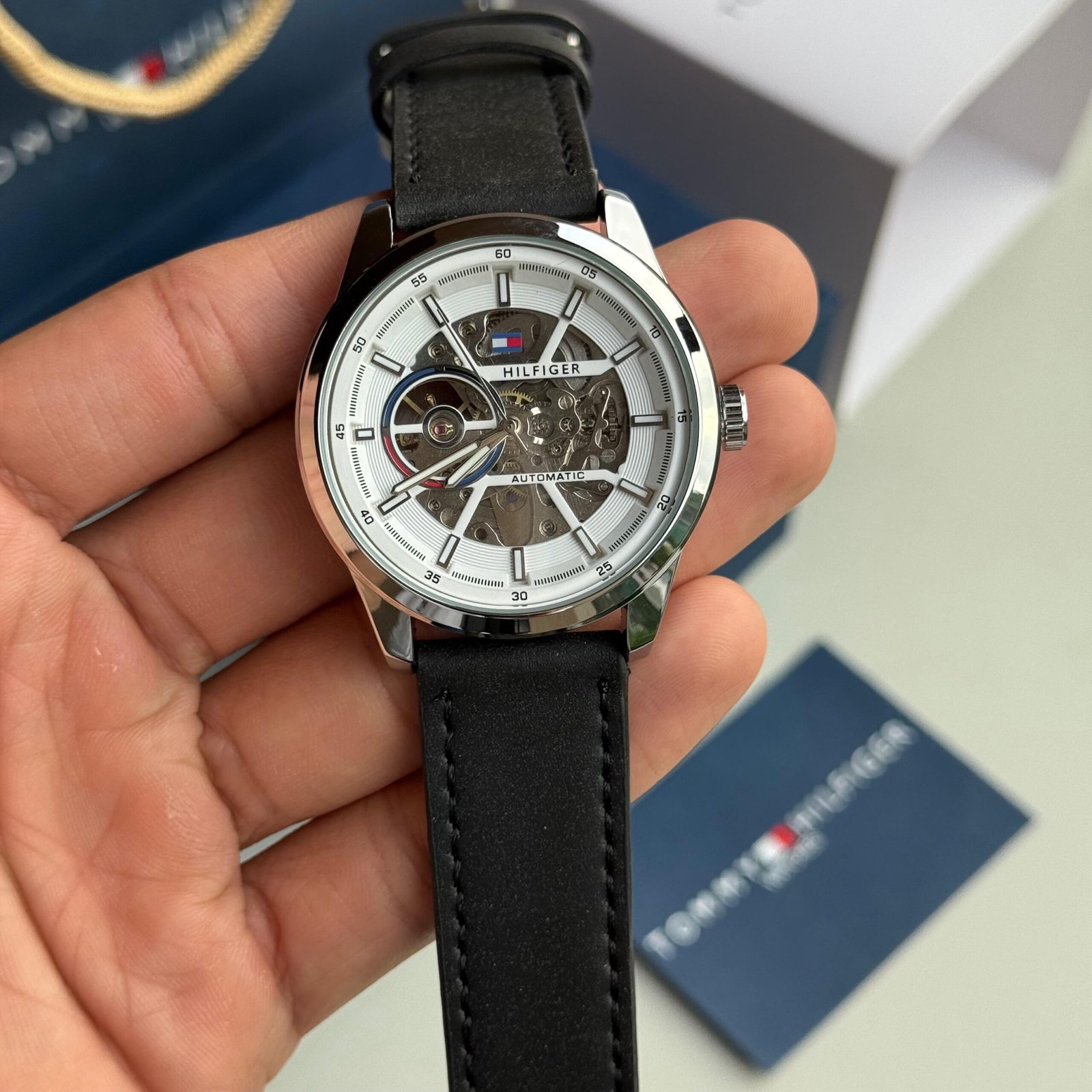 ToMMY hilfiger Automatic white dial - Image 2